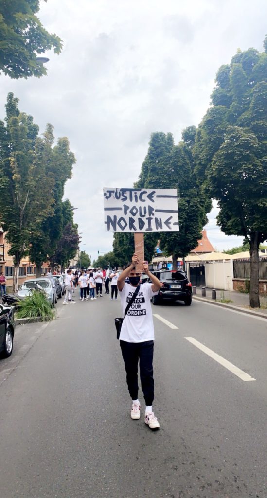 Stains défile dans le calme pour Nordine !