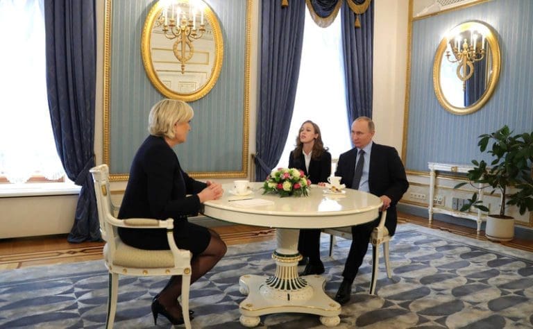 Marine le Pen “admire” Vladimir Poutine !